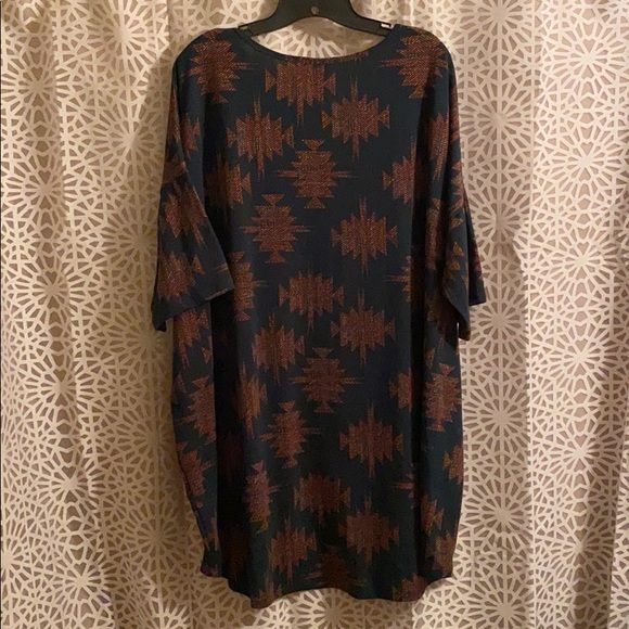 LuLaRoe-Irma- Green with Aztec pattern Long Top - Picture 5 of 8